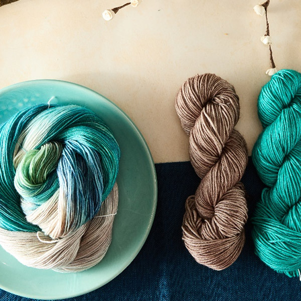 How to Choose Yarns for Fall Knitting and Crochet Projects?